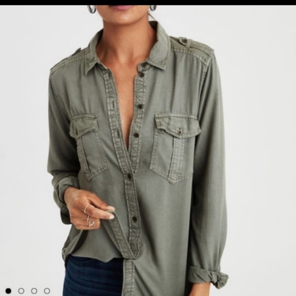 American Eagle Olive Button Up